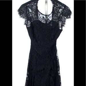 BB DAKOTA BLACK LACE CAP SLEEVE LITTLE BLACK DRESS! Size 4